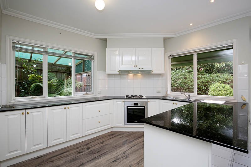 2/50 St Clems Road, Doncaster East image 2