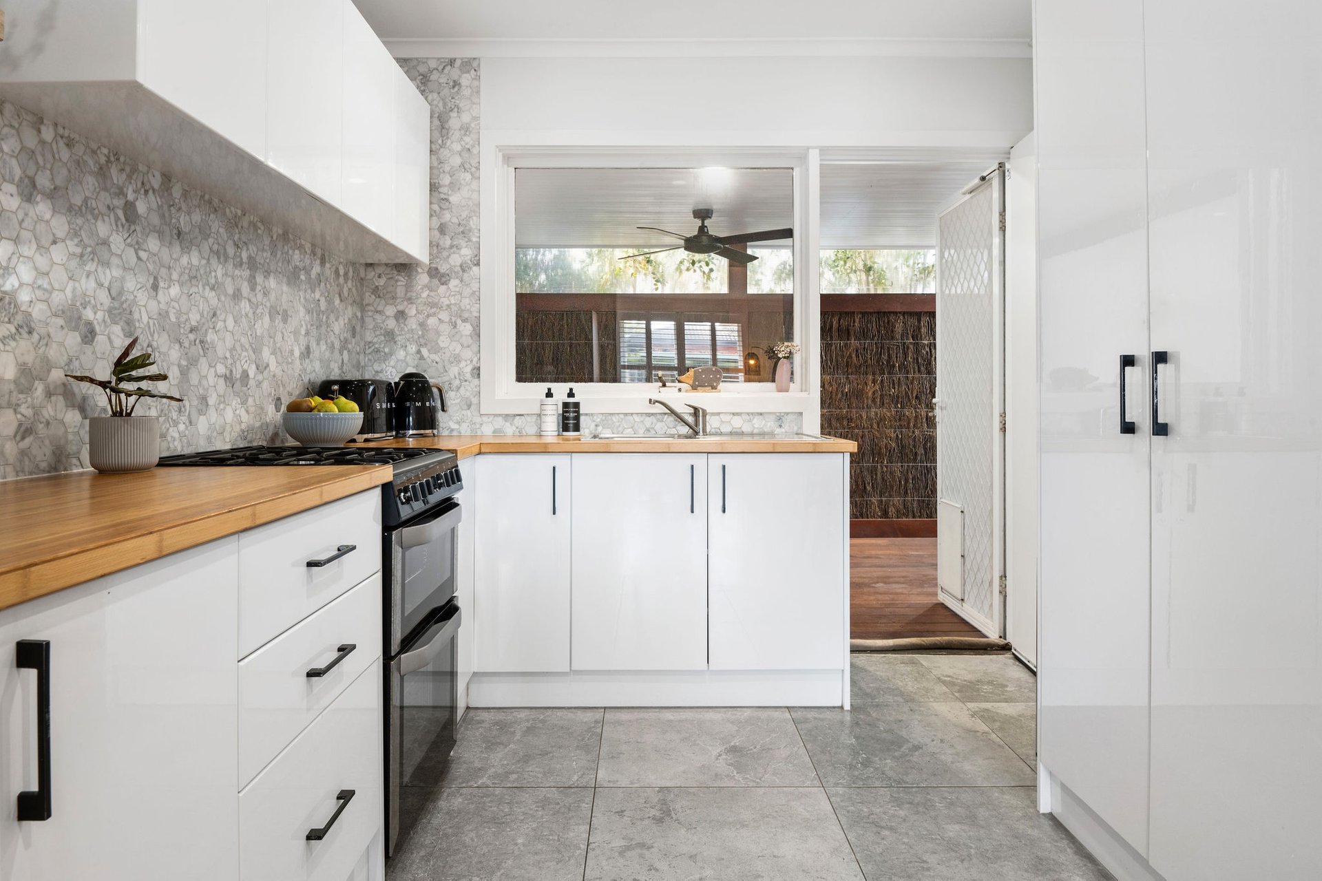 Property Gallery Thumbnail 3