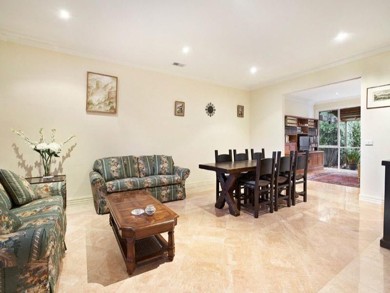 2/50 Yerrin Street, Balwyn image 3
