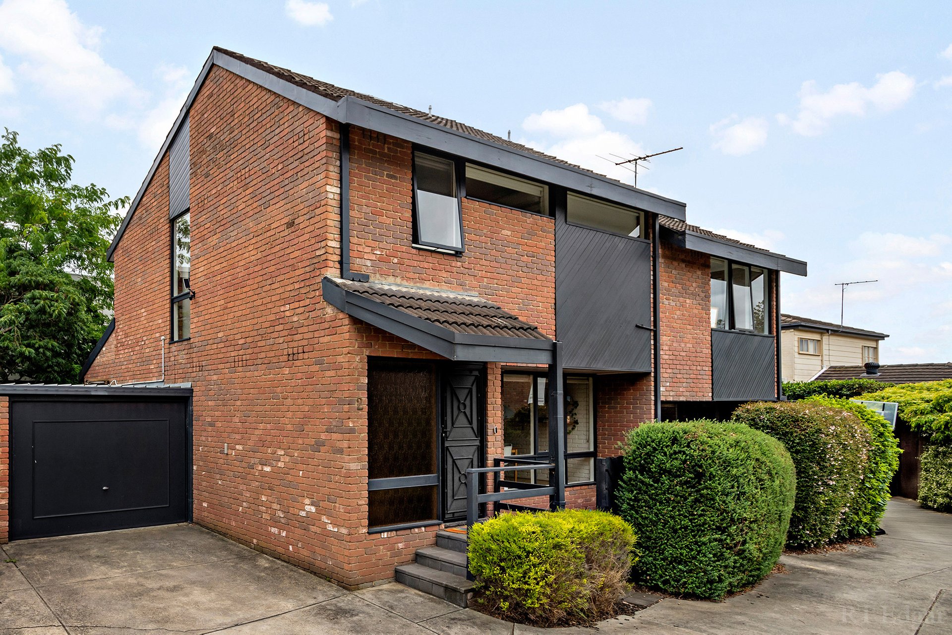 Property Gallery Thumbnail 3