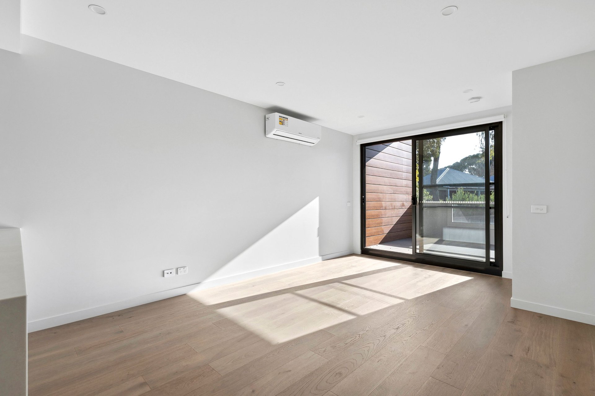 2501/104 Colac Road, Highton image 2
