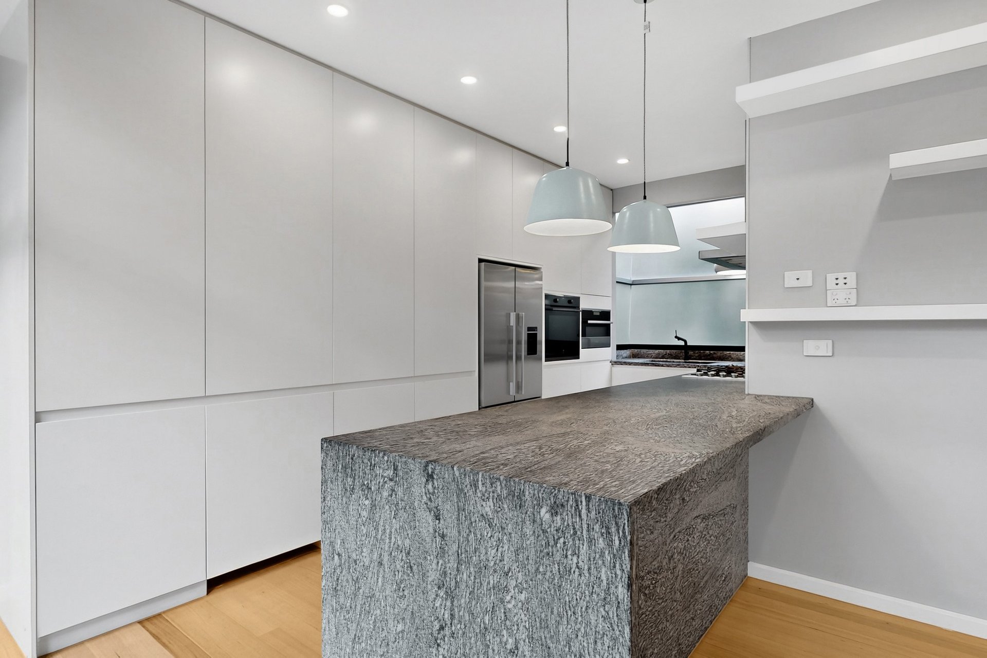 2/509 St Kilda Street, Elwood image 3