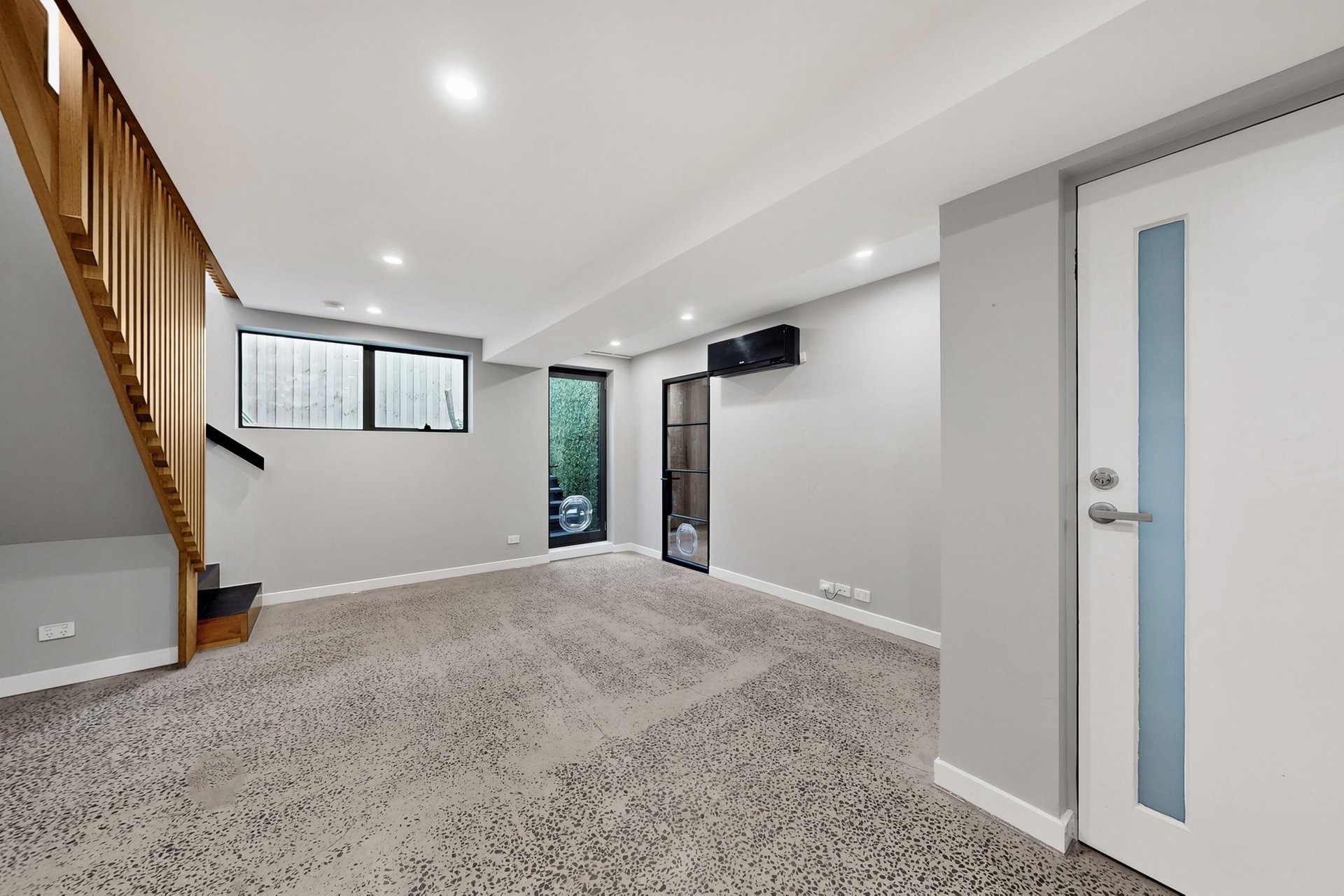 2/509 St Kilda Street, Elwood image 8