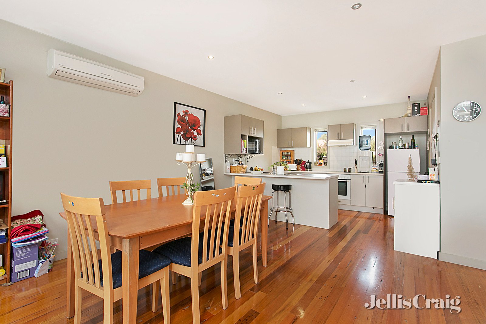 2/51 Anslow Street, Woodend image 2