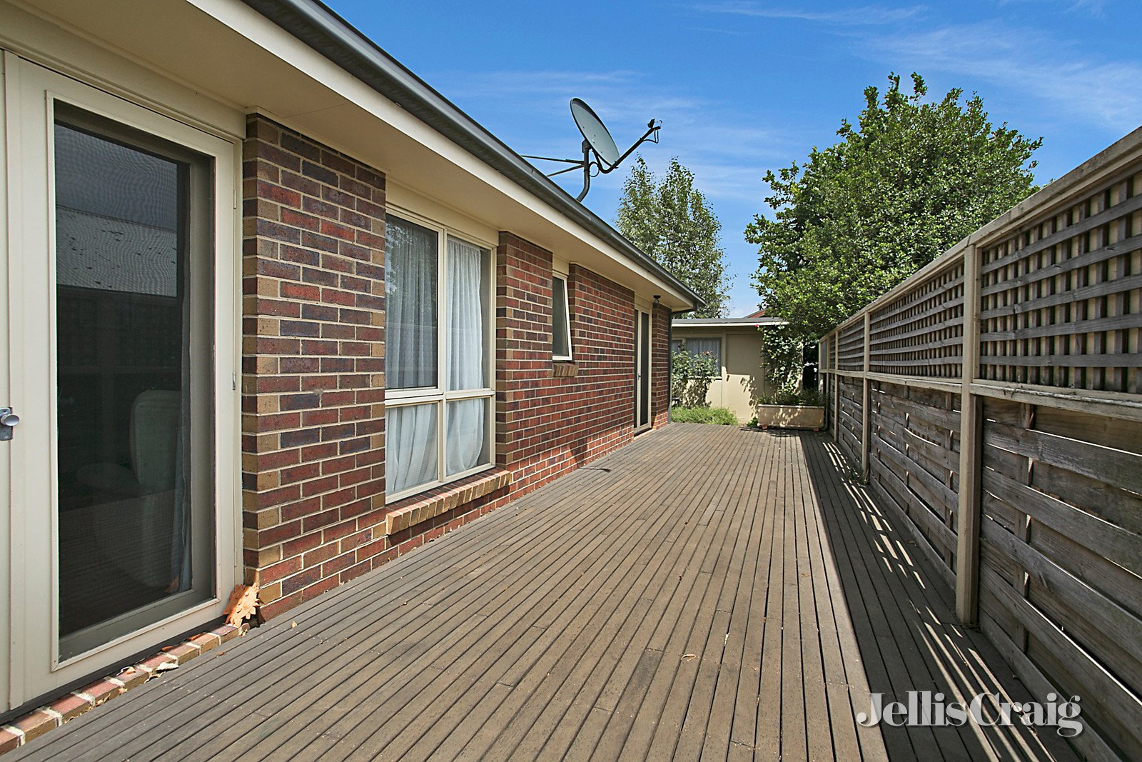 2/51 Anslow Street, Woodend image 4