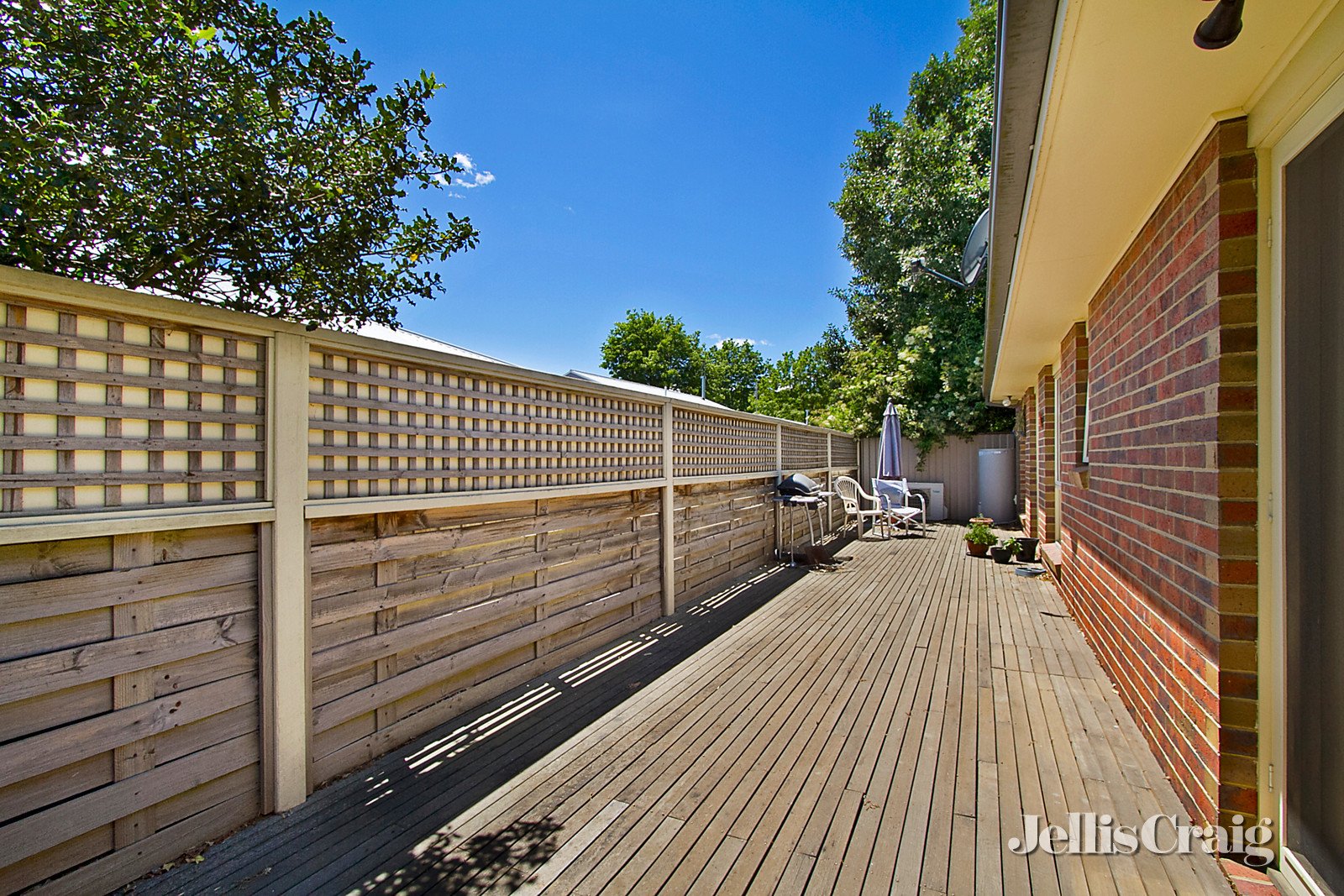 2/51 Anslow Street, Woodend image 9