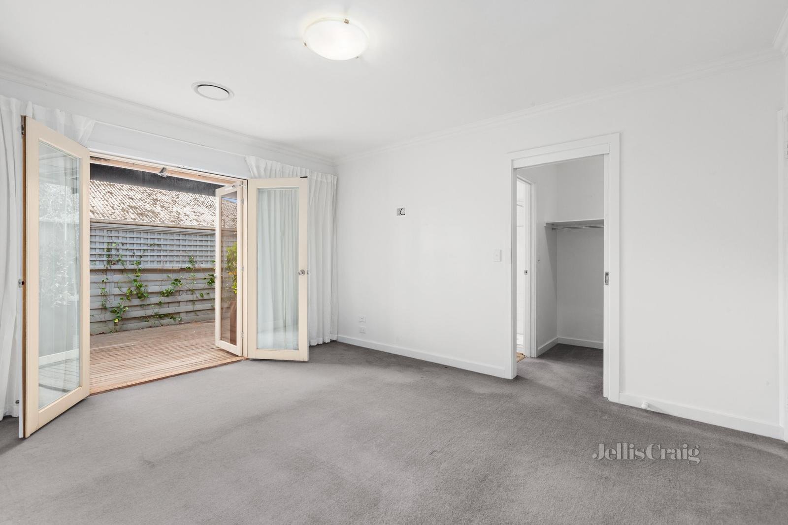 2/51 Anslow Street, Woodend image 5