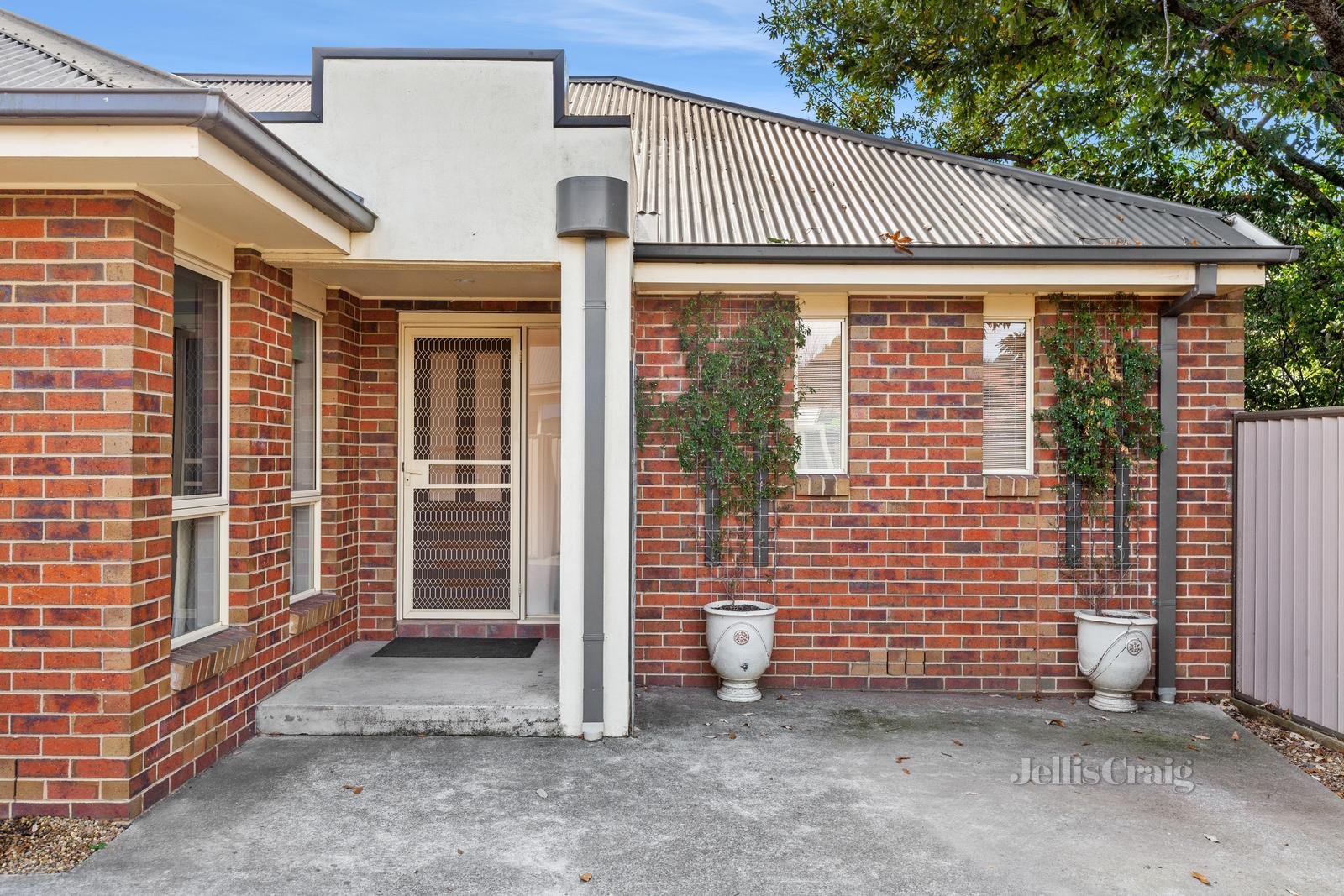 2/51 Anslow Street, Woodend image 11