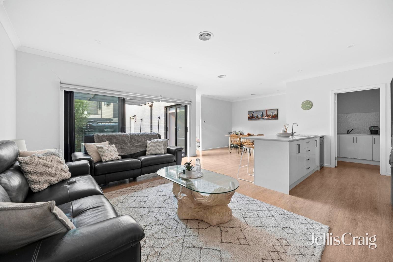 2/51 Bostock Avenue, Manifold&nbsp;Heights image 2