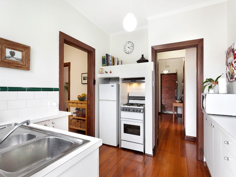 2/51 Foam Street, Elwood image 4