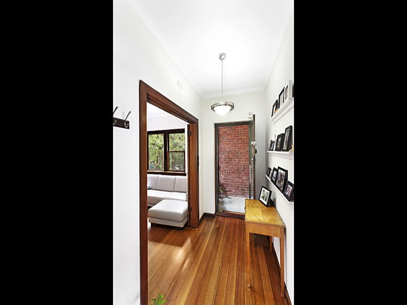 2/51 Foam Street, Elwood image 5