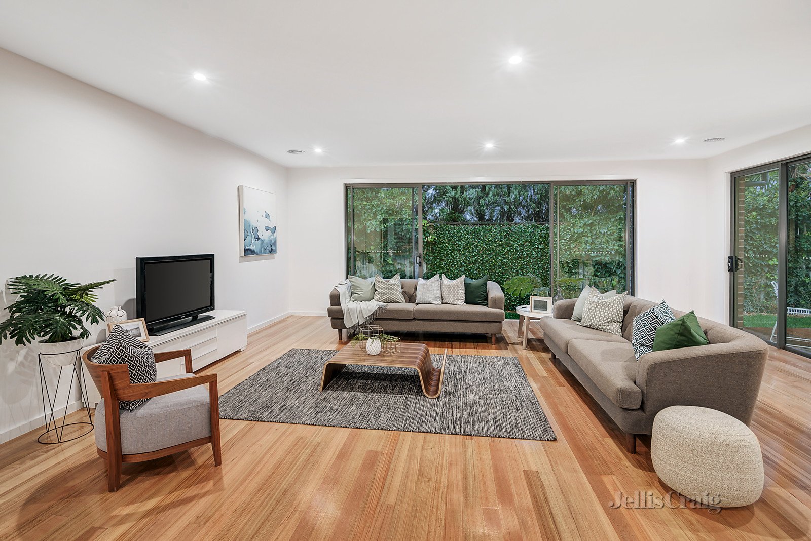 2/51 Ian Grove, Mount Waverley image 4