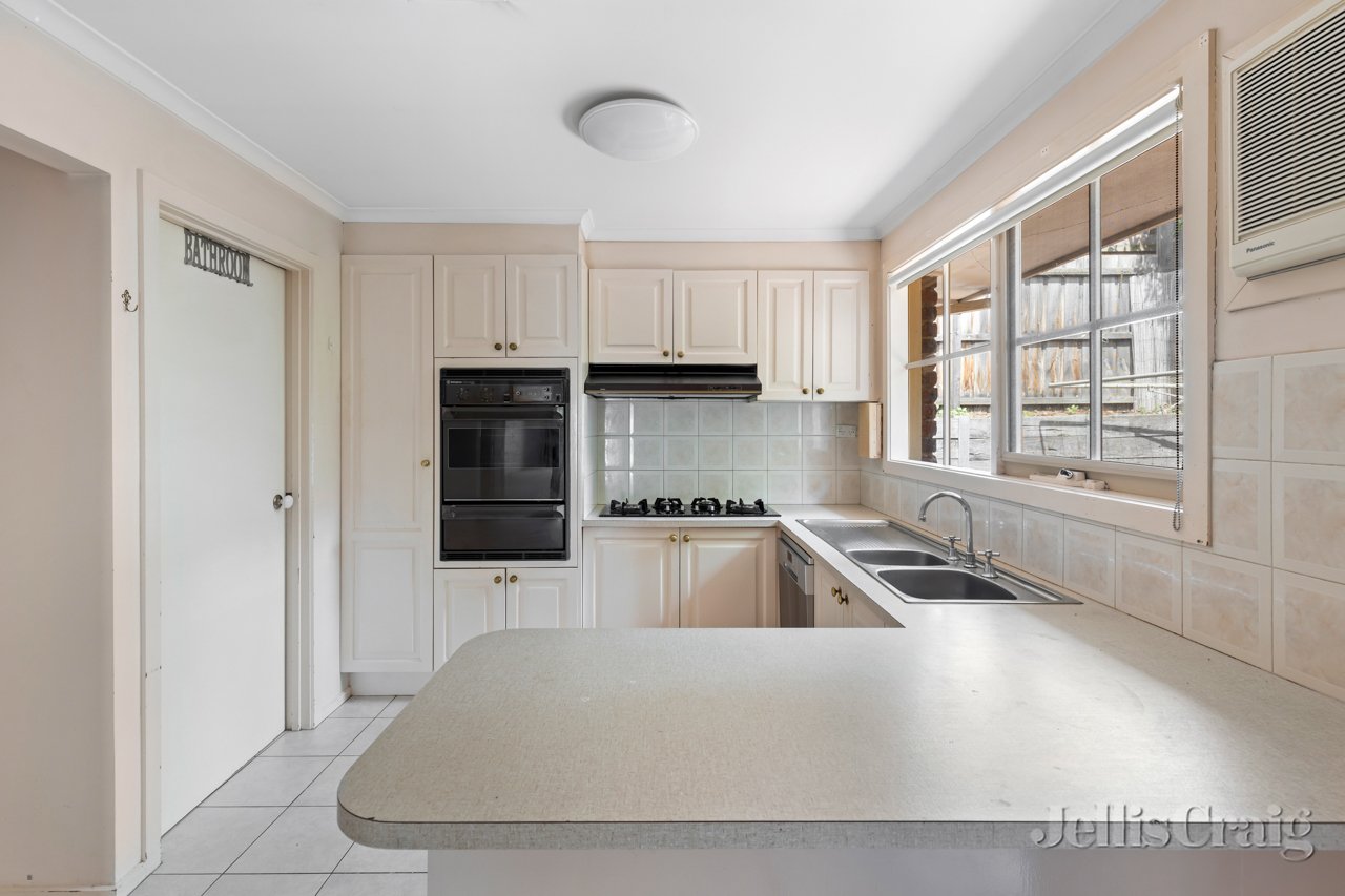 2/51 Lower Plenty Road, Rosanna image 2