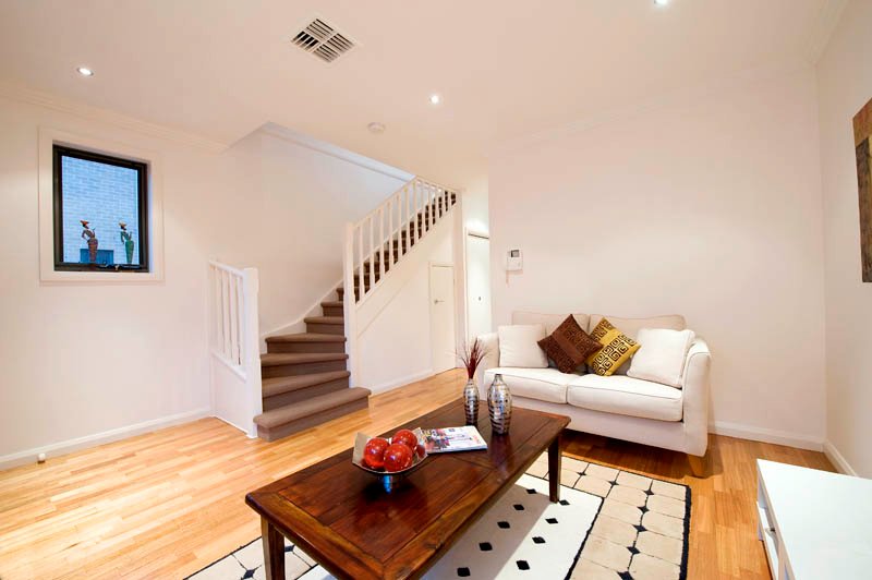 25/1 Nangnak Lane, Mont Albert image 2