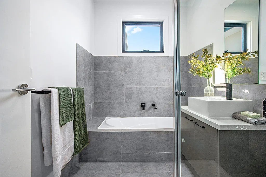 2/51 Newman Road, Croydon image 5