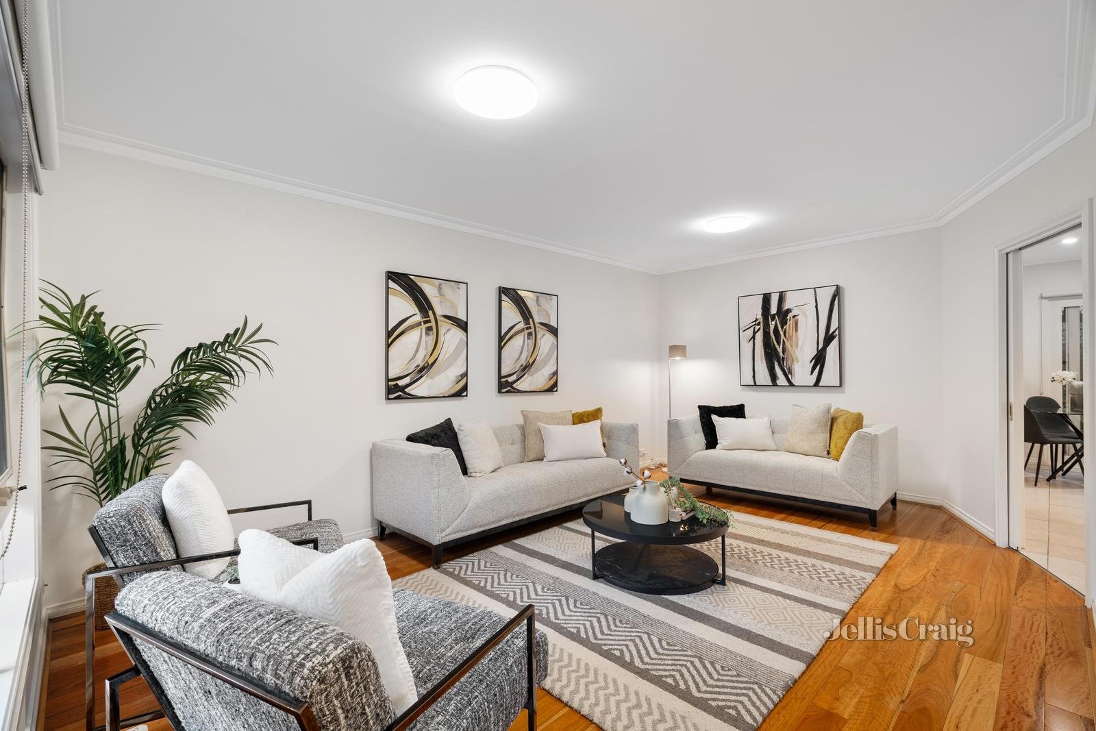 2/51 Regent Street, Mount Waverley image 3