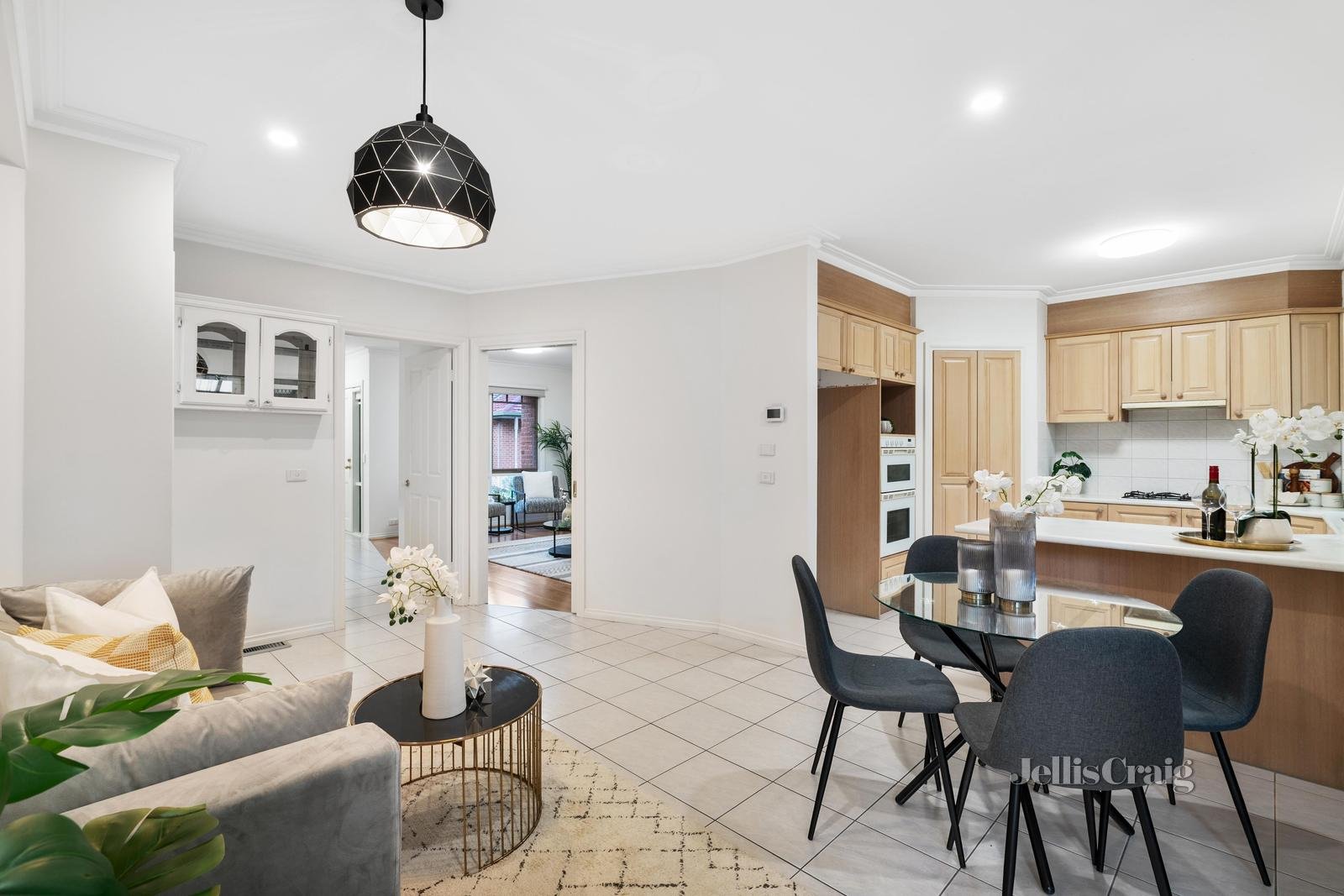 2/51 Regent Street, Mount Waverley image 5