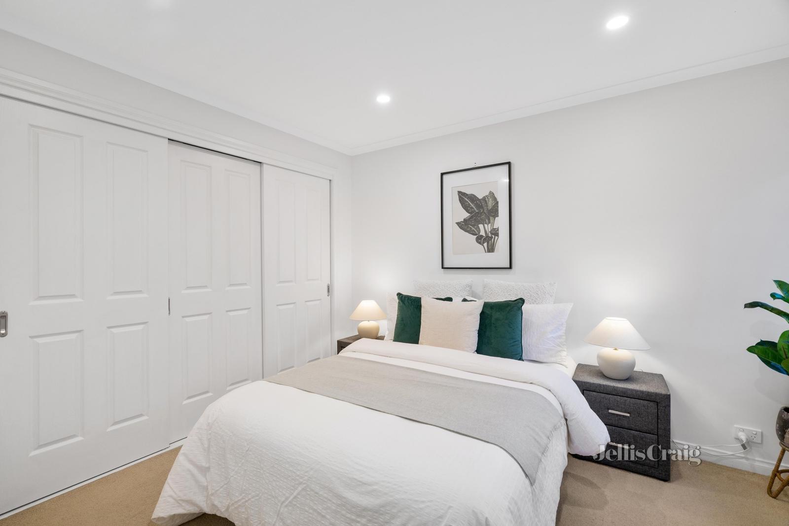 2/51 Regent Street, Mount Waverley image 9