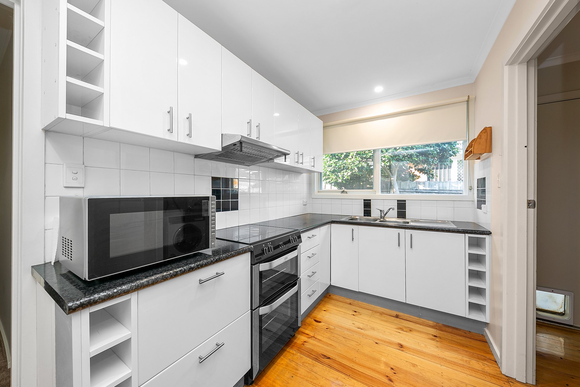 2/51 Victoria Street, Box&nbsp;Hill image 3