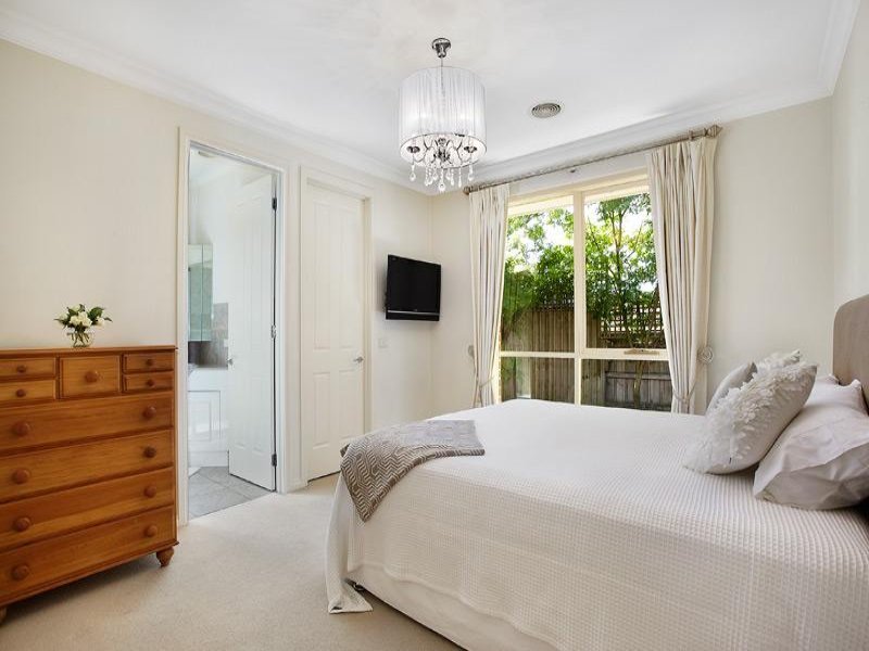 2/51 Wandsworth Road, Surrey Hills image 6