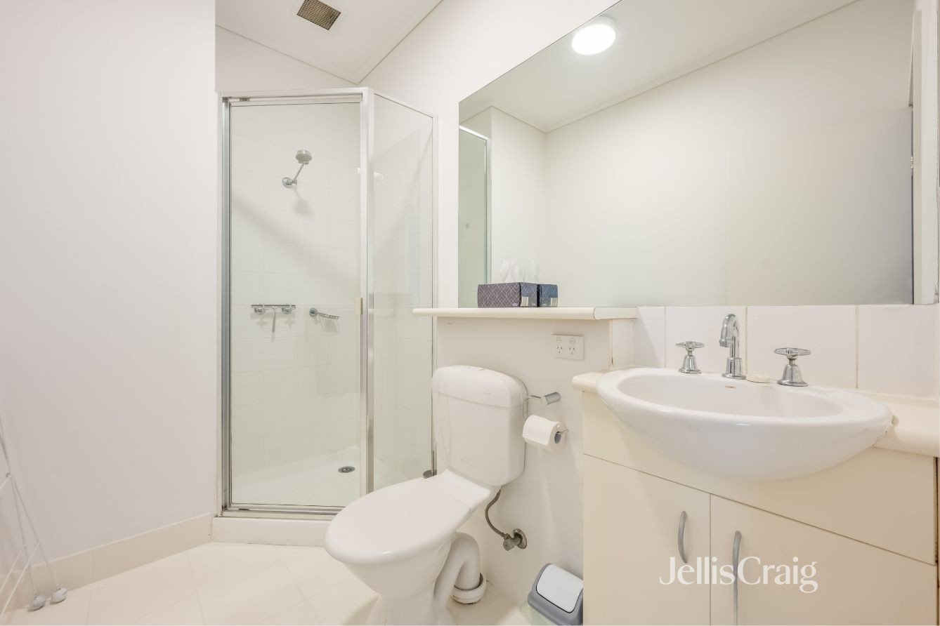 2513/570 Lygon Street, Carlton image 6