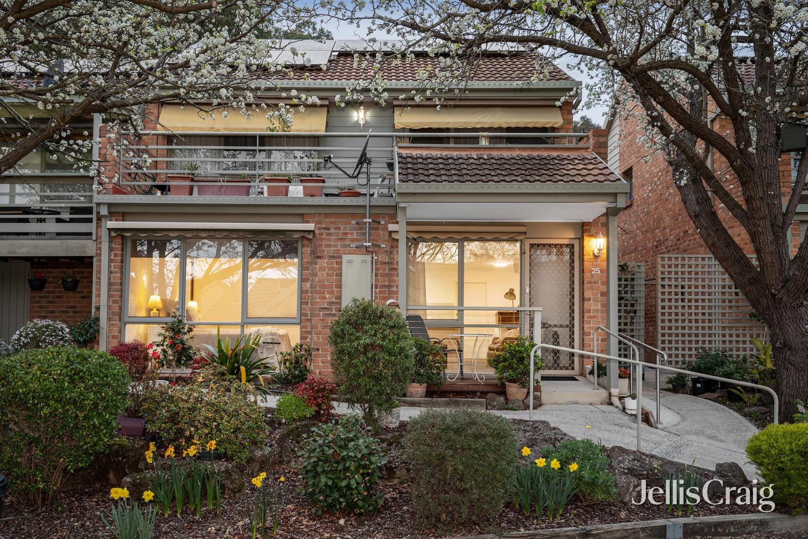 25/144 Bible Street, Eltham image 1