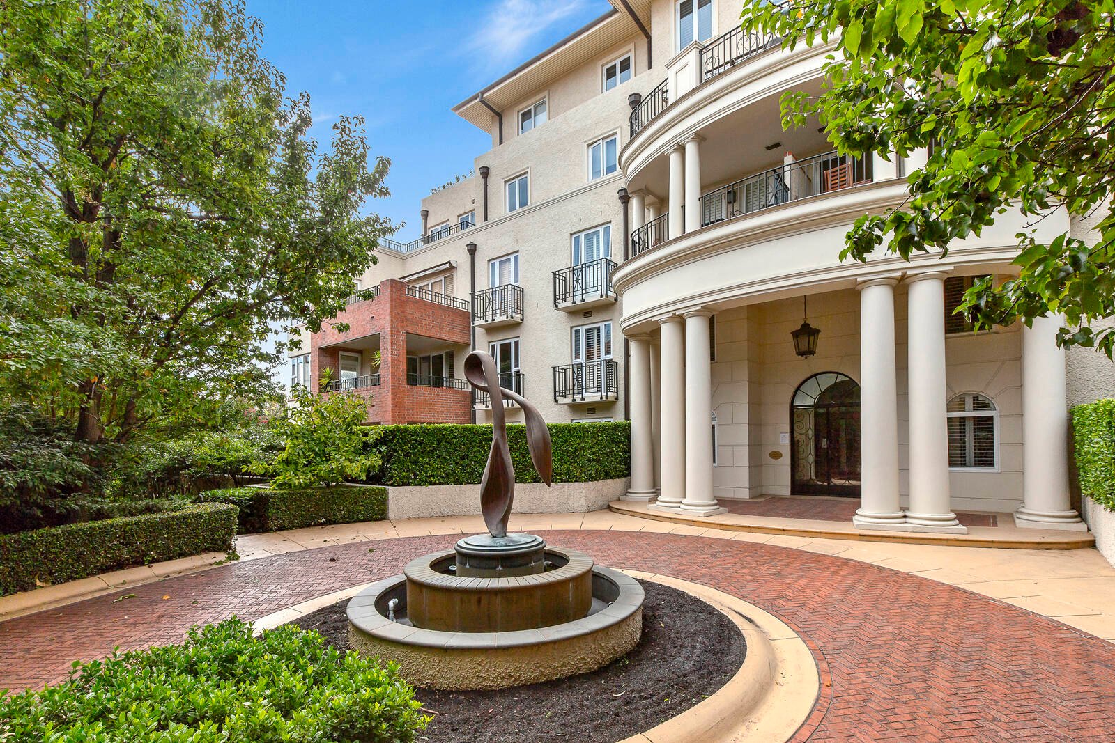 Property Gallery - Main Image