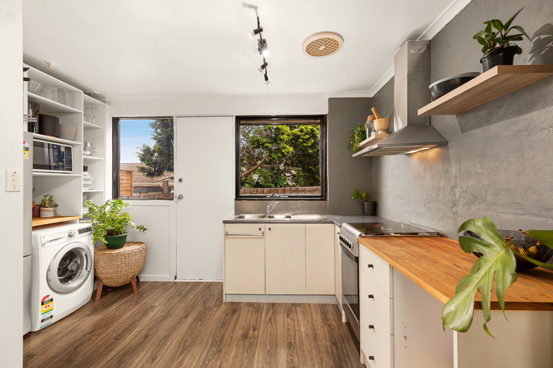 Property Gallery Thumbnail 3