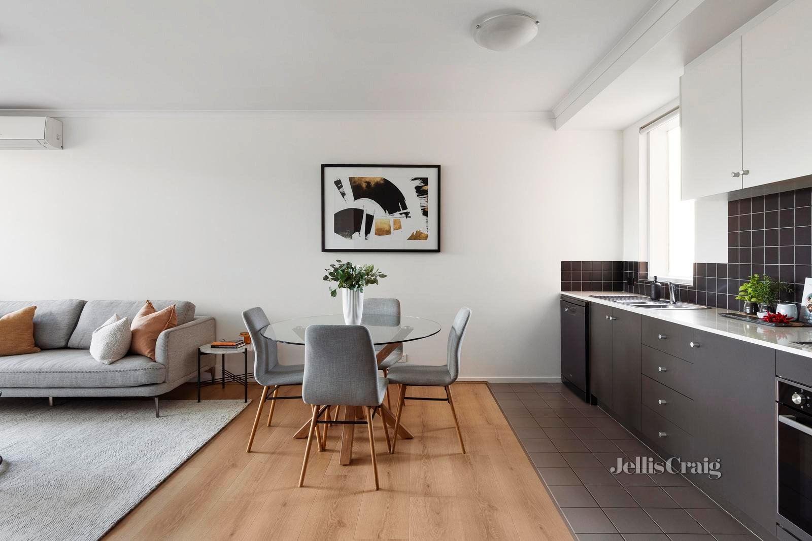 25/176 Smith Street, Collingwood image 4