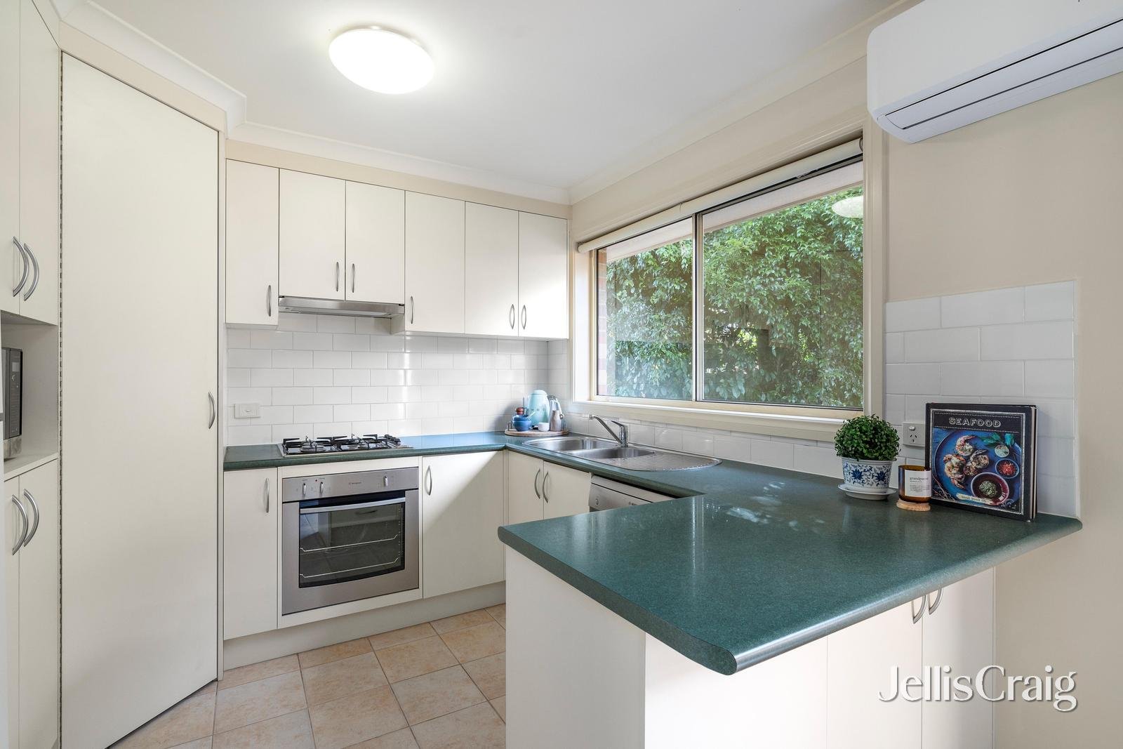 2/51A Mount Dandenong Road, Croydon image 3