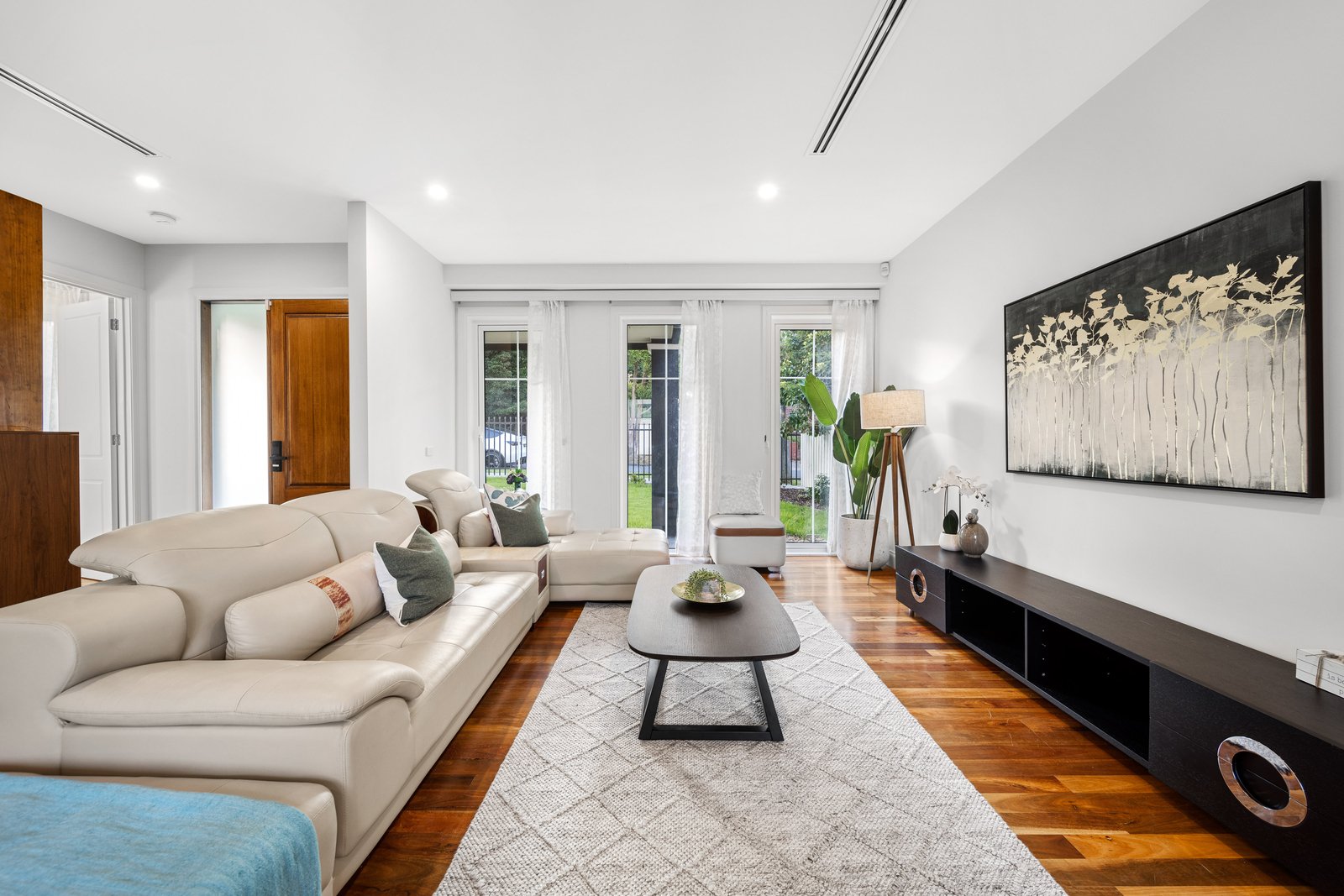 Property Gallery Thumbnail 7