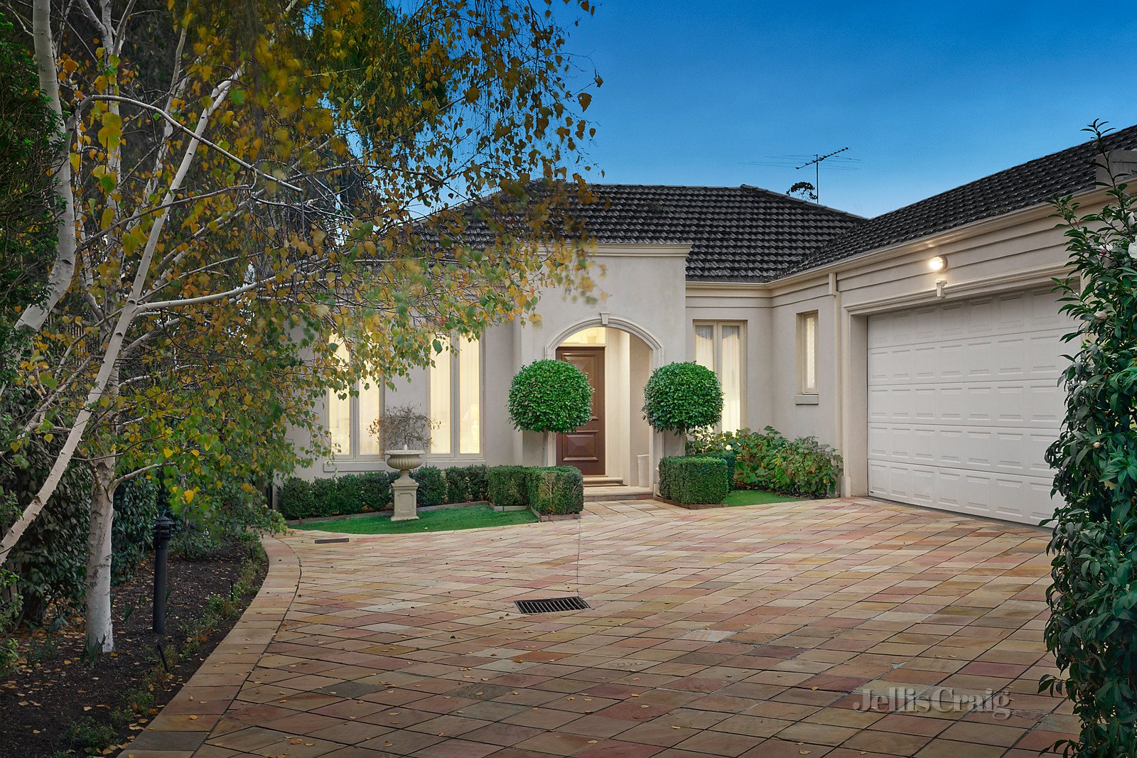 2/52 Glen Iris Road, Glen Iris image 1