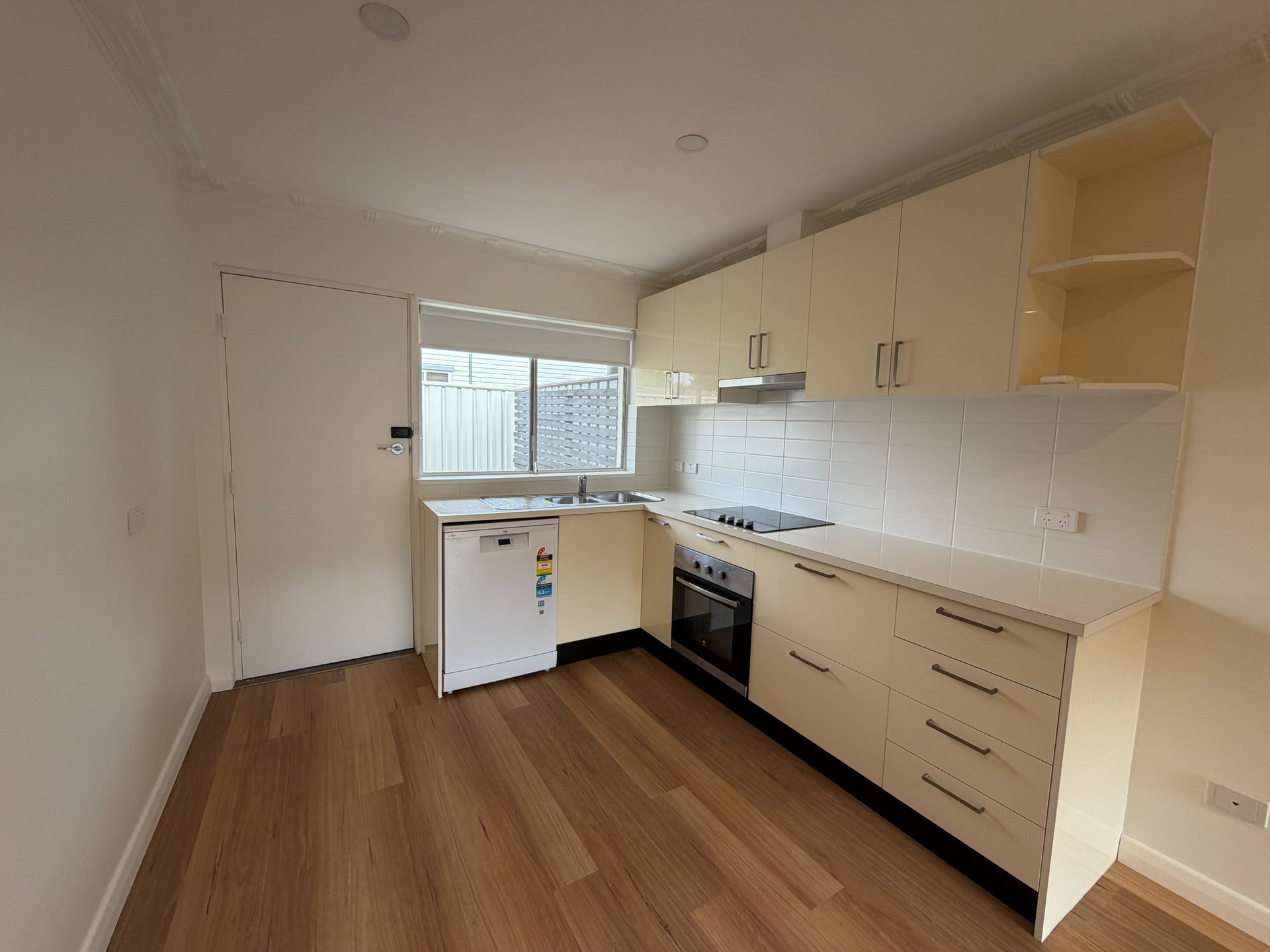 2/52 Jennings Street, Kyneton image 4