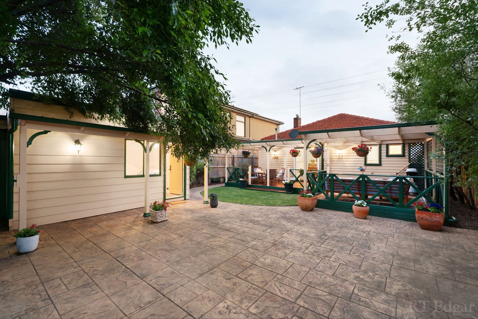 Property Gallery Thumbnail 11