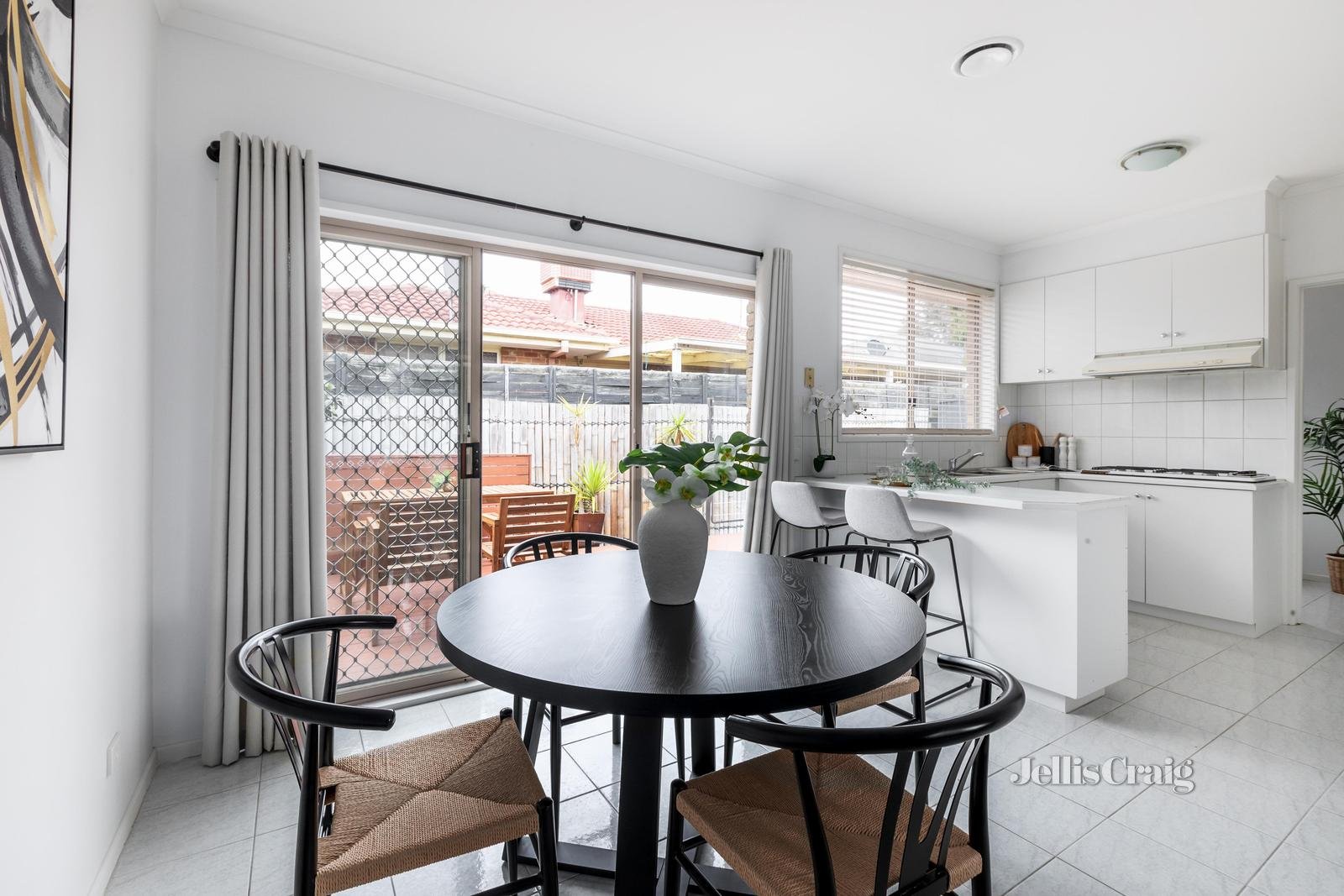 2/52 Tudor Street, Bentleigh East image 5