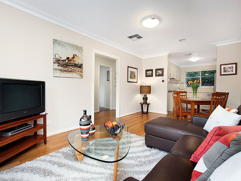 2/52 Windsor Crescent, Surrey Hills image 2