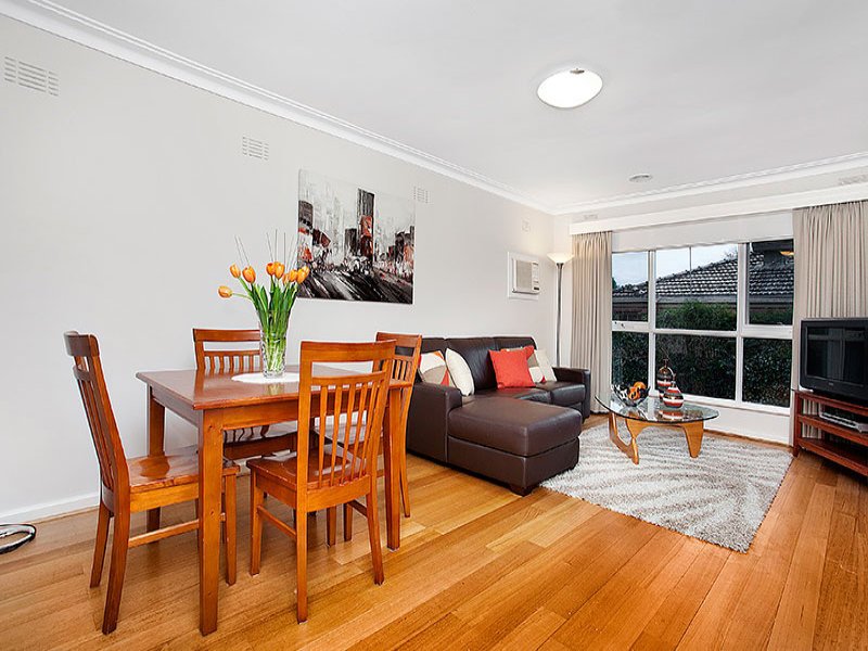 2/52 Windsor Crescent, Surrey Hills image 3