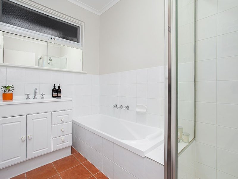 2/52 Windsor Crescent, Surrey Hills image 7