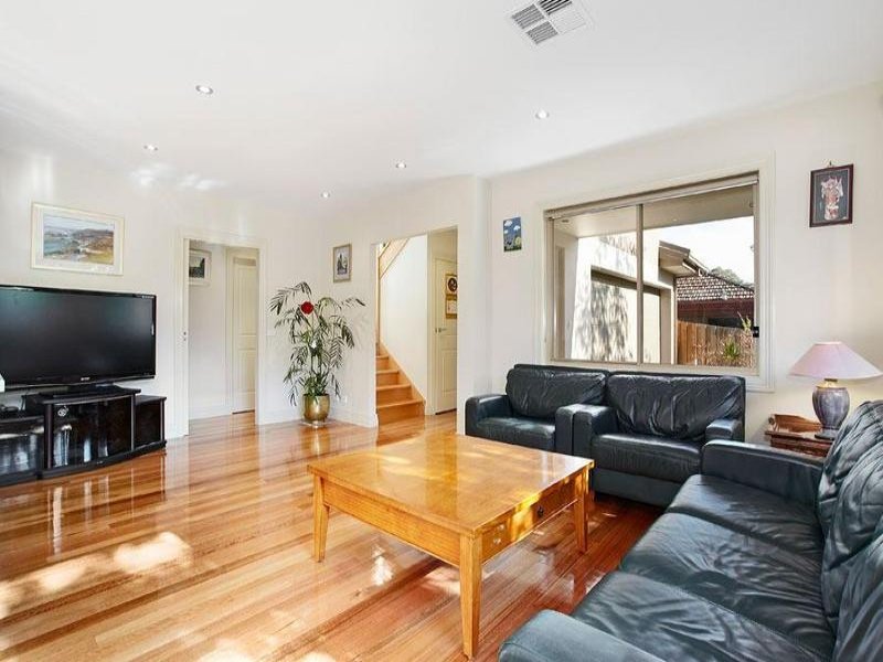 2/52 Winfield Road, Balwyn North image 2