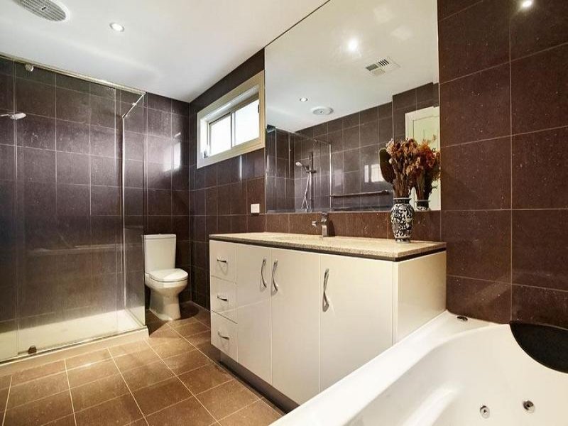 2/52 Winfield Road, Balwyn North image 4