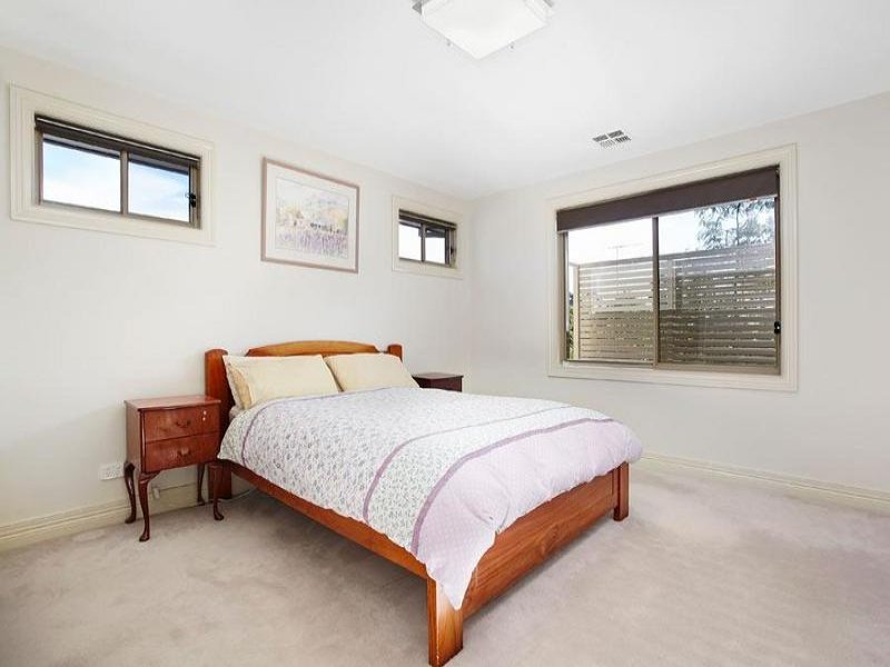 2/52 Winfield Road, Balwyn North image 5
