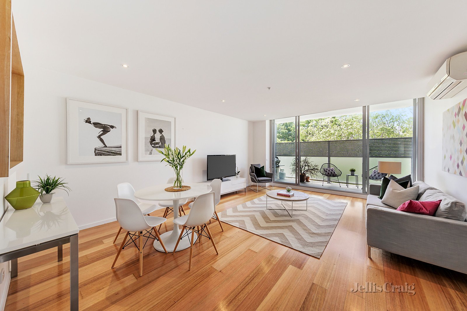 2/523 Burwood Road, Hawthorn image 2