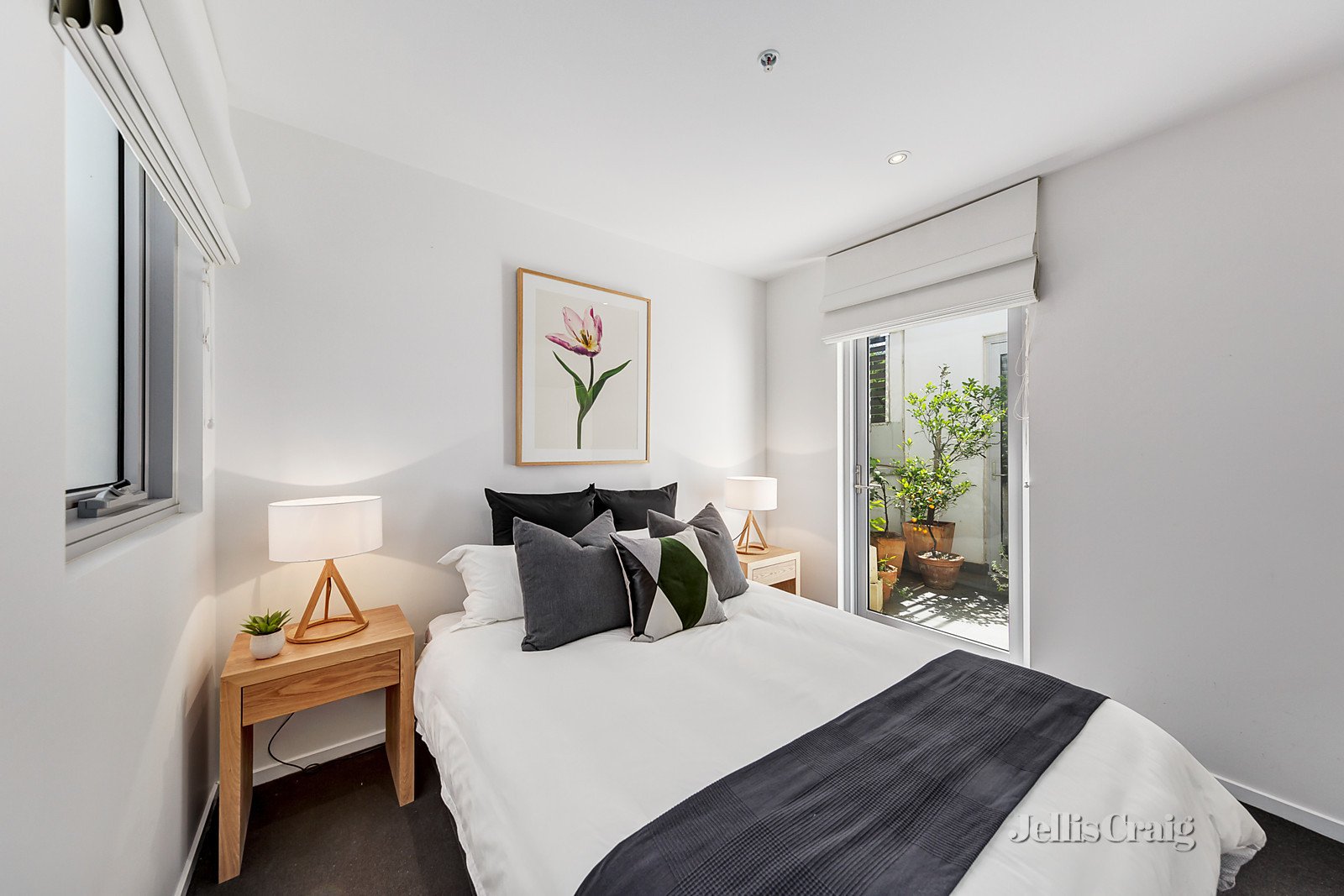 2/523 Burwood Road, Hawthorn image 5