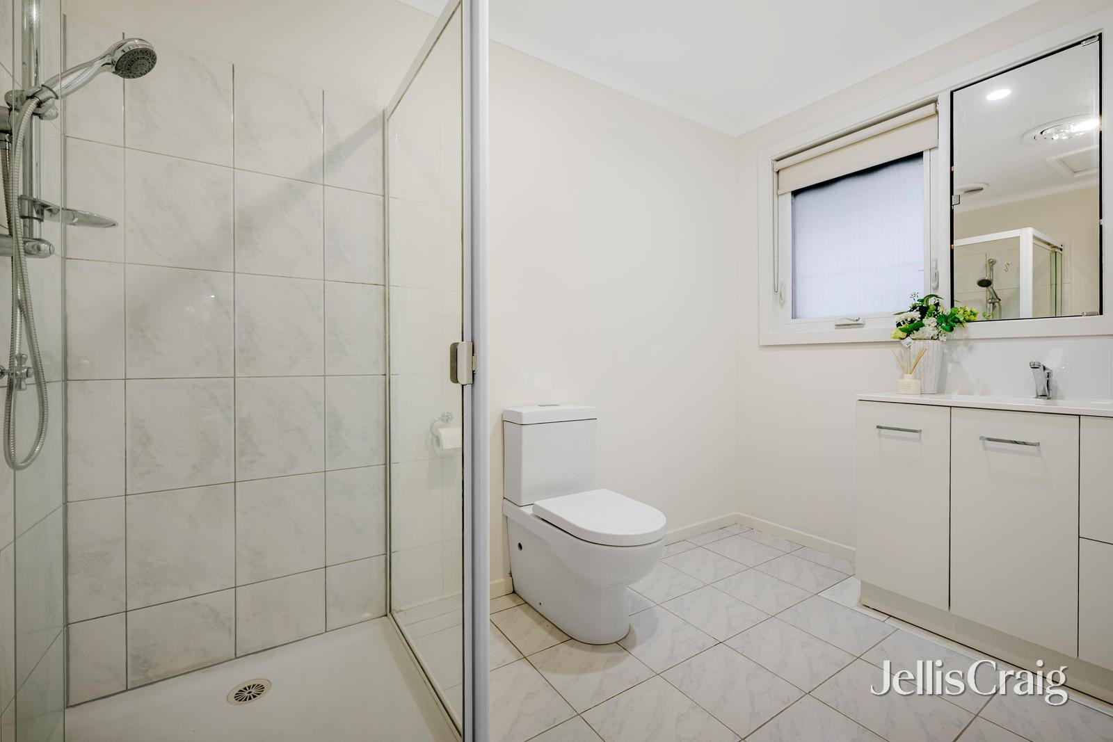 2/529 Springvale Road, Glen Waverley image 7