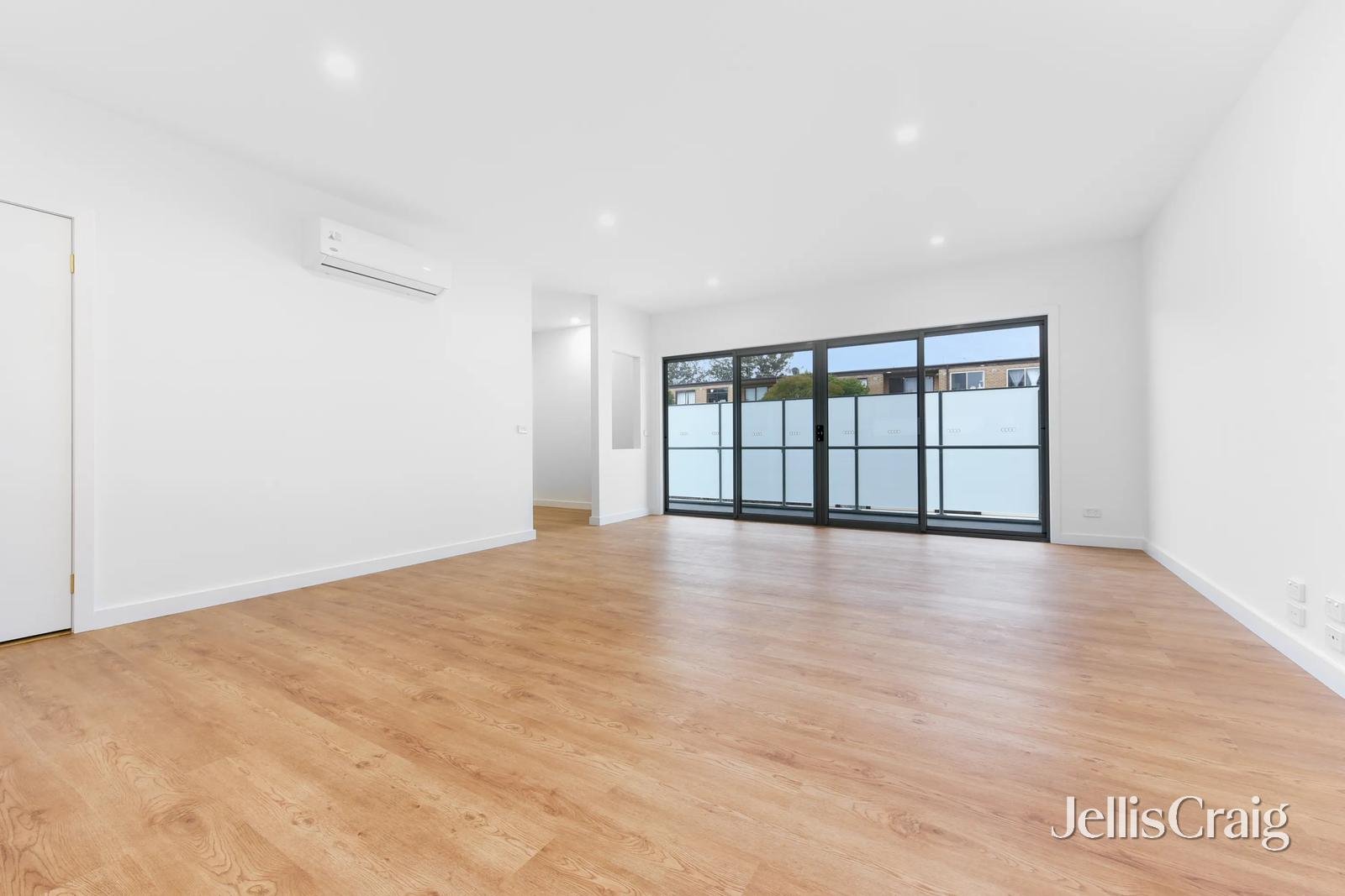 2/53 Cleeland Street, Dandenong image 8