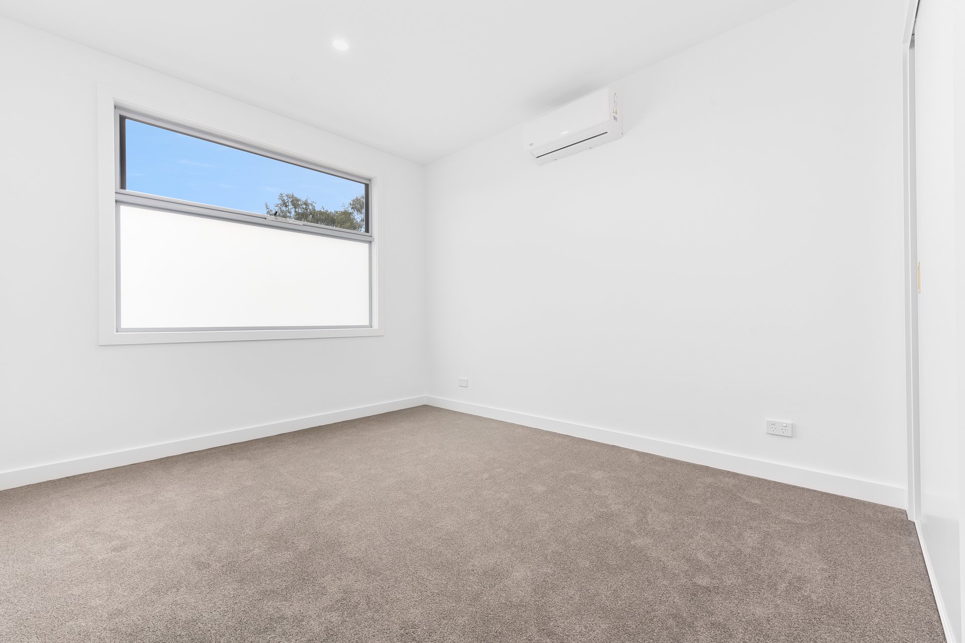 2/53 Cleeland Street, Dandenong image 9