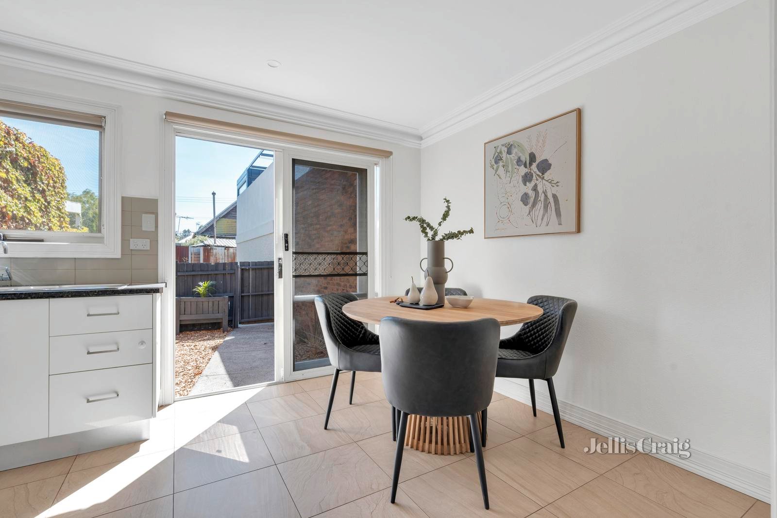 2/53 Evans Street, Brunswick image 5