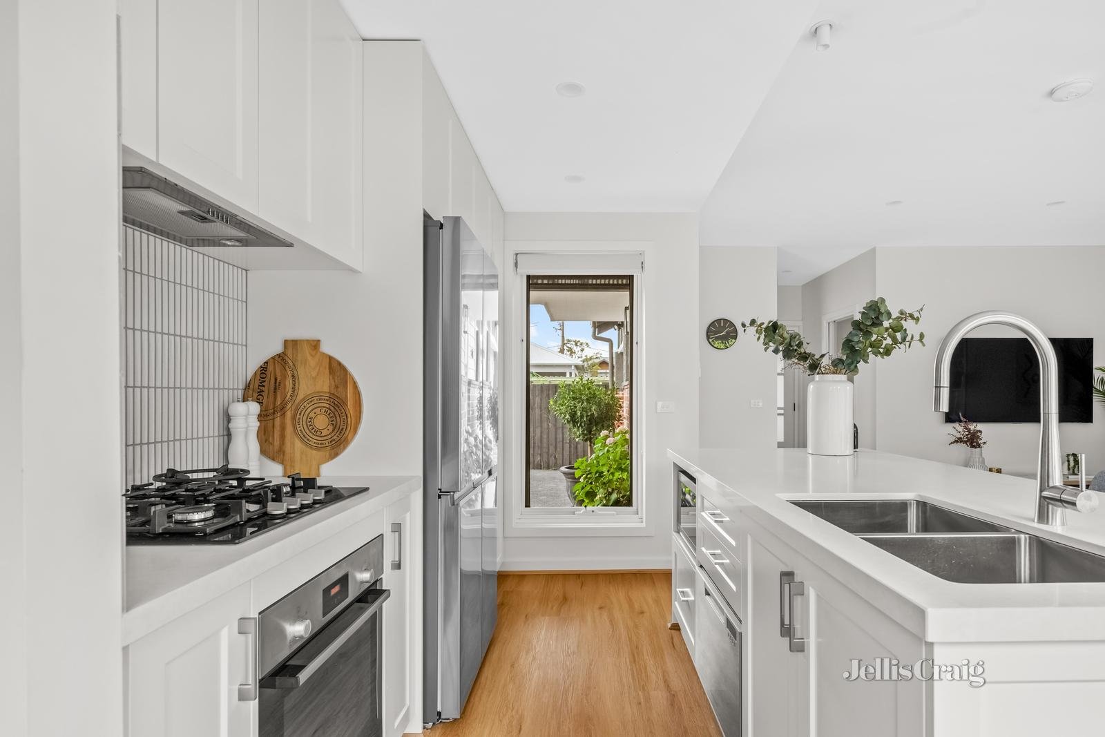 2/53 Kent Road, Pascoe Vale image 5