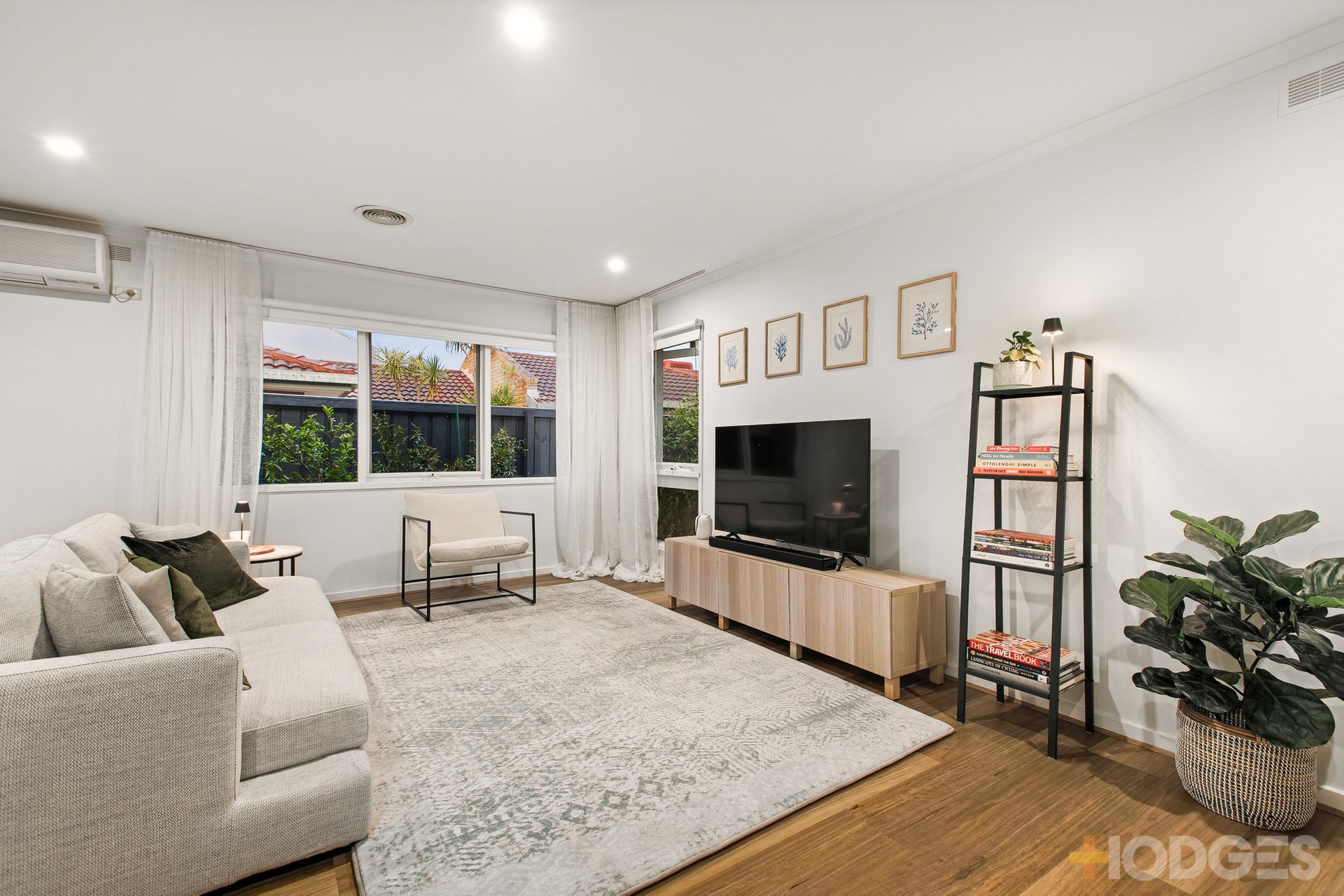 2 / 53 Lonsdale Avenue Hampton East