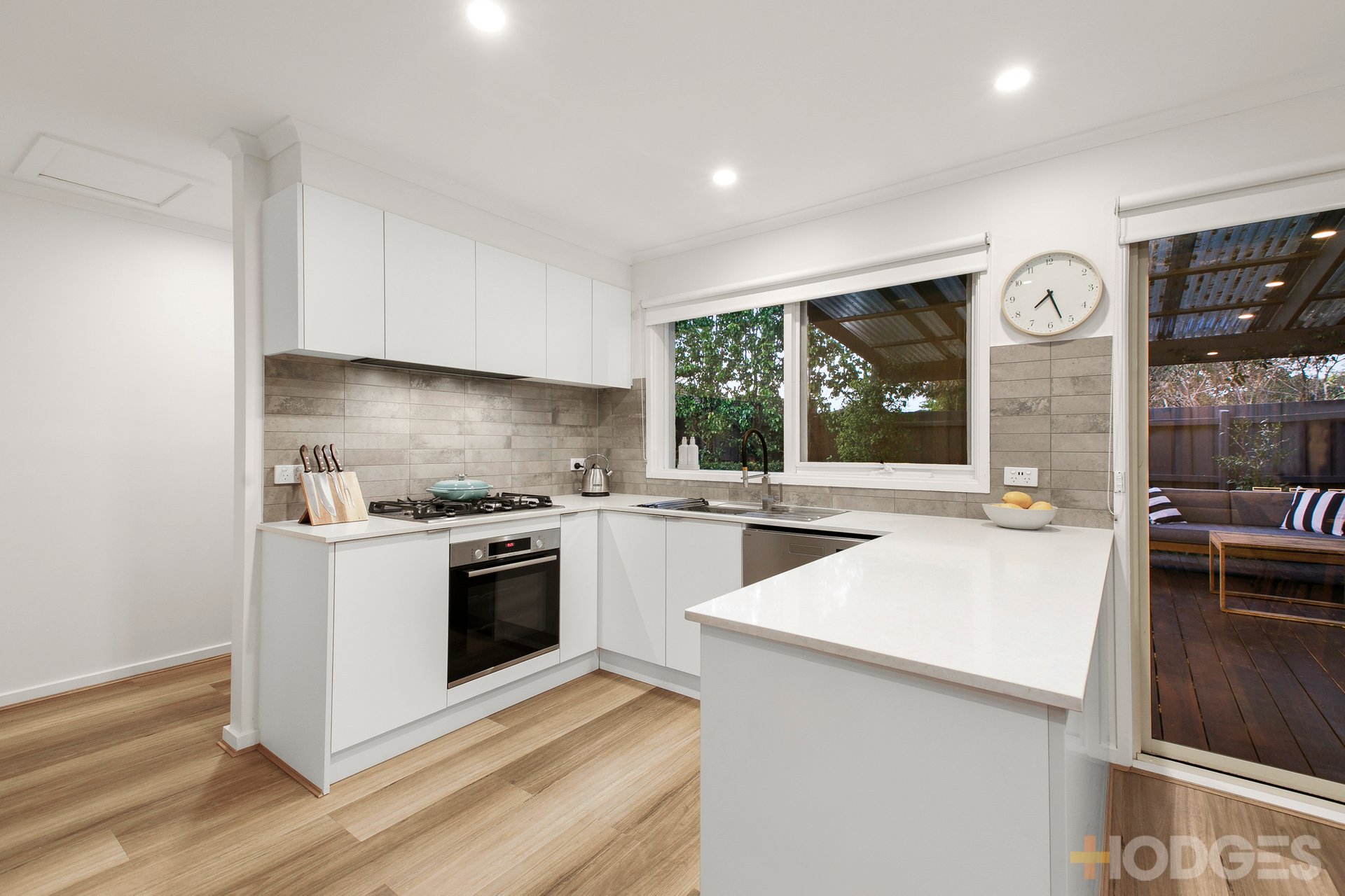 2 / 53 Lonsdale Avenue Hampton East